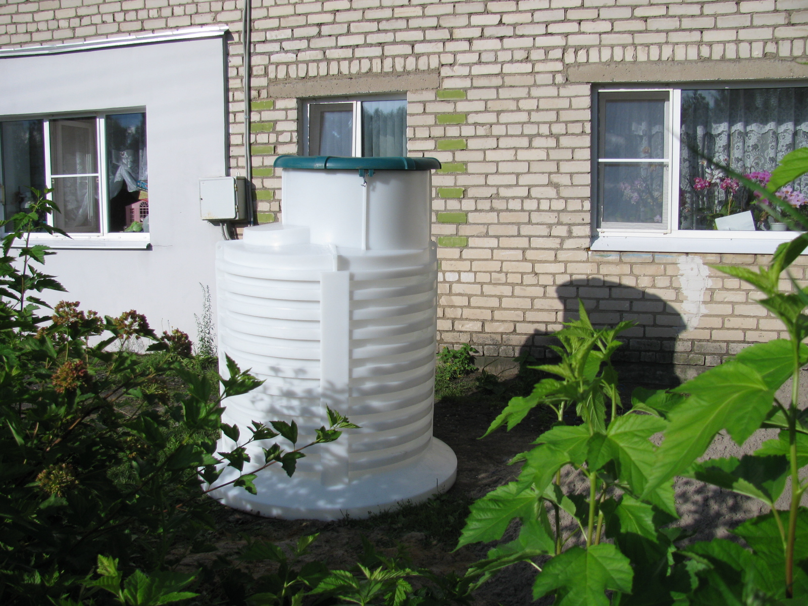 Кессон из пластика для обустройства скважины на воду под ключ  Дочиста КС 1200